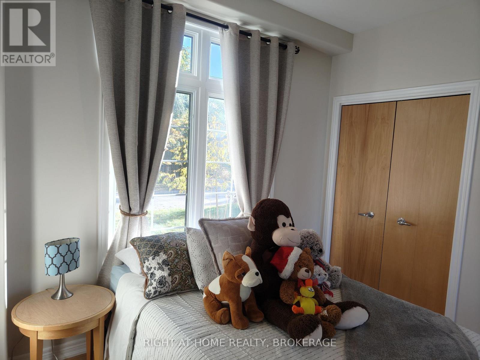 22 Ursula Avenue, St. Catharines, Ontario  L2T 1T1 - Photo 9 - X12900726