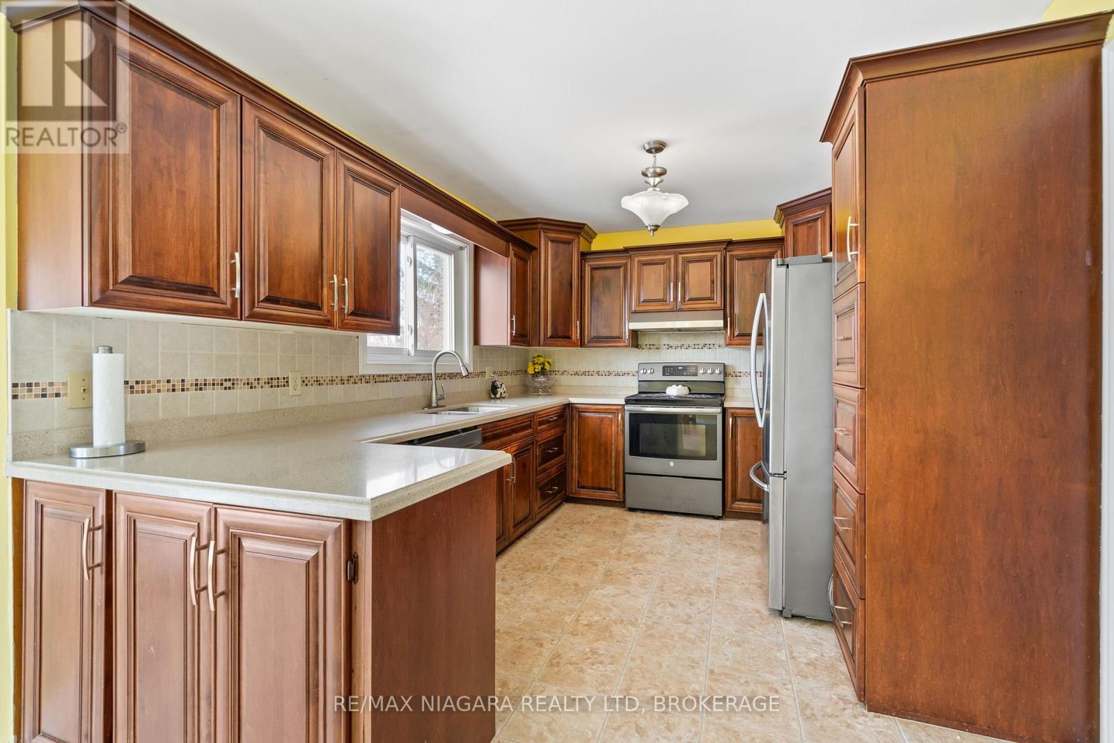 231 West Side Road, Port Colborne, Ontario  L3K 5L1 - Photo 14 - X12904030