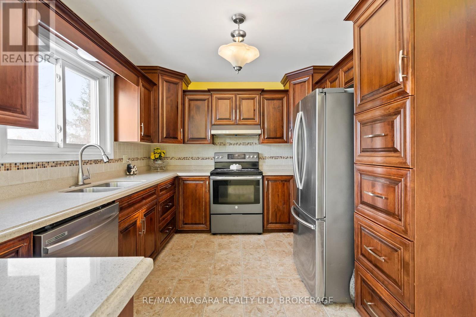 231 West Side Road, Port Colborne, Ontario  L3K 5L1 - Photo 15 - X12904030