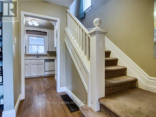 6159 Toby Crescent, Niagara Falls, Ontario  L2G 2S8 - Photo 3 - X12904052