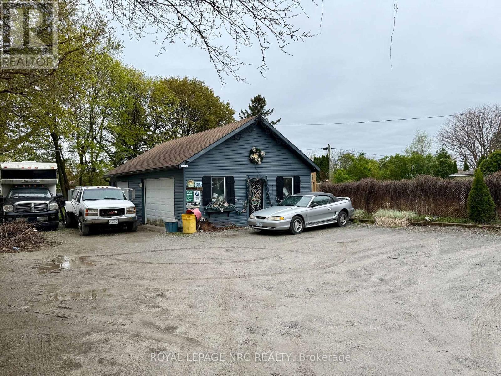 6490 Thorold Stone Road, Niagara Falls, Ontario  L2J 1B3 - Photo 3 - X12905350
