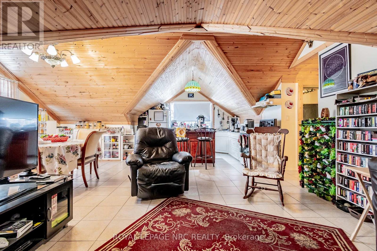 6490 Thorold Stone Road, Niagara Falls, Ontario  L2J 1B3 - Photo 14 - X12905382