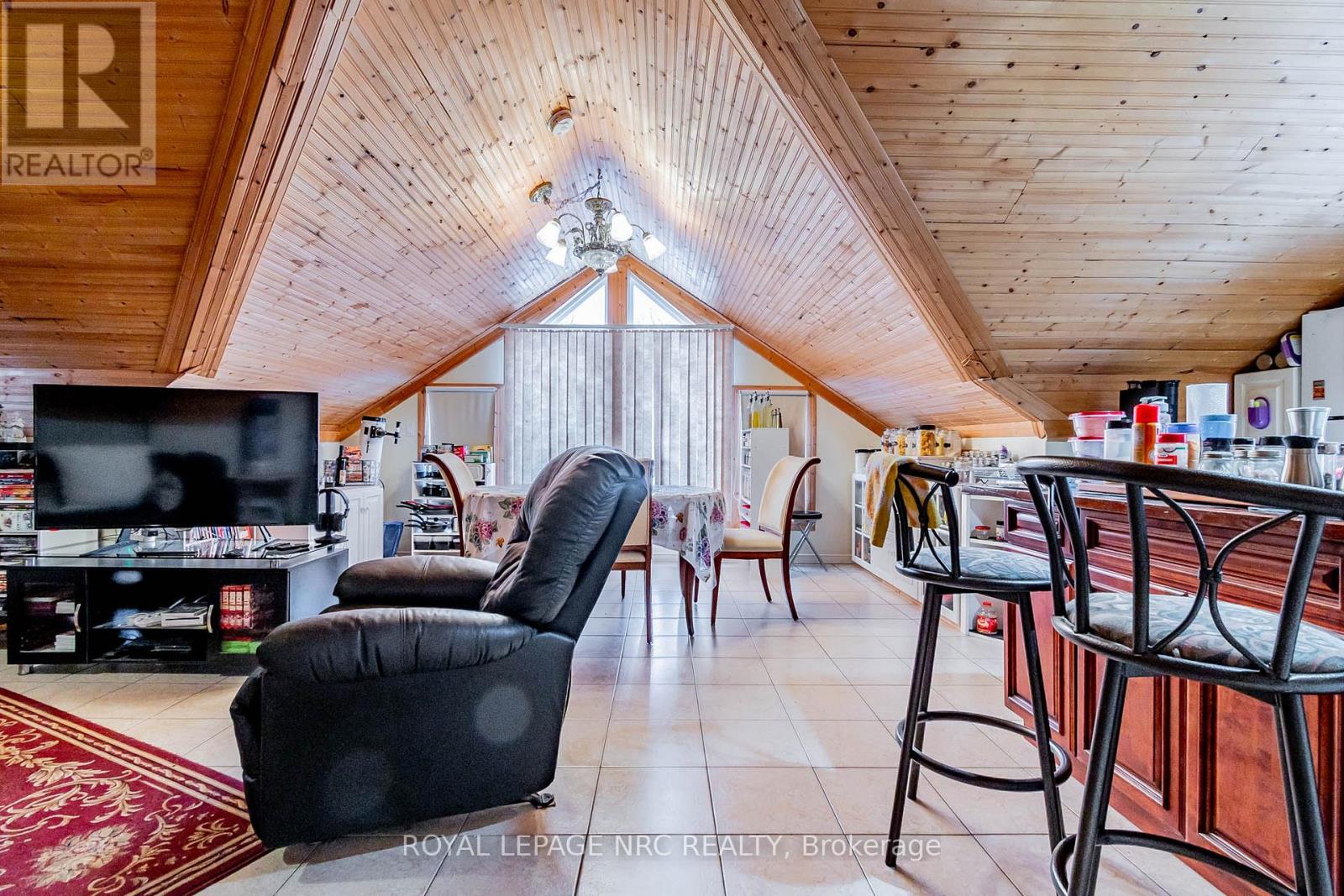 6490 Thorold Stone Road, Niagara Falls, Ontario  L2J 1B3 - Photo 17 - X12905382