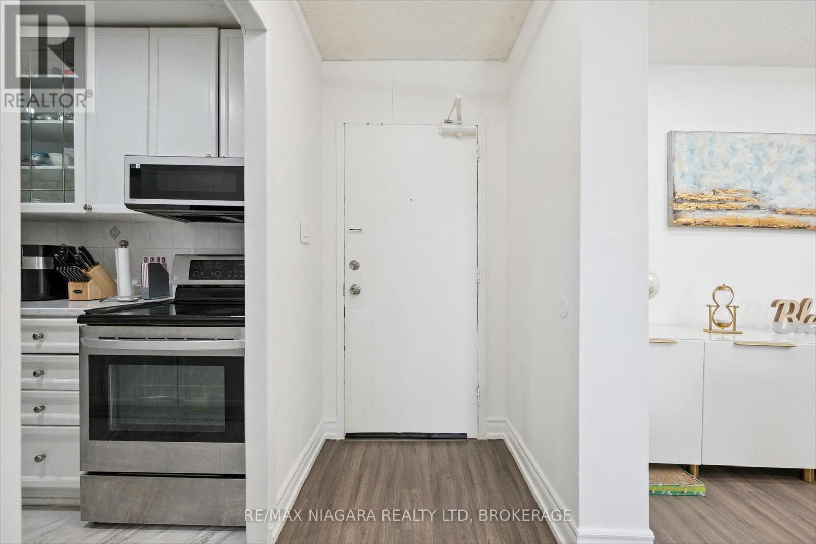 2306 - 340 Dixon Road, Toronto, Ontario  M9R 1T1 - Photo 3 - W12905544