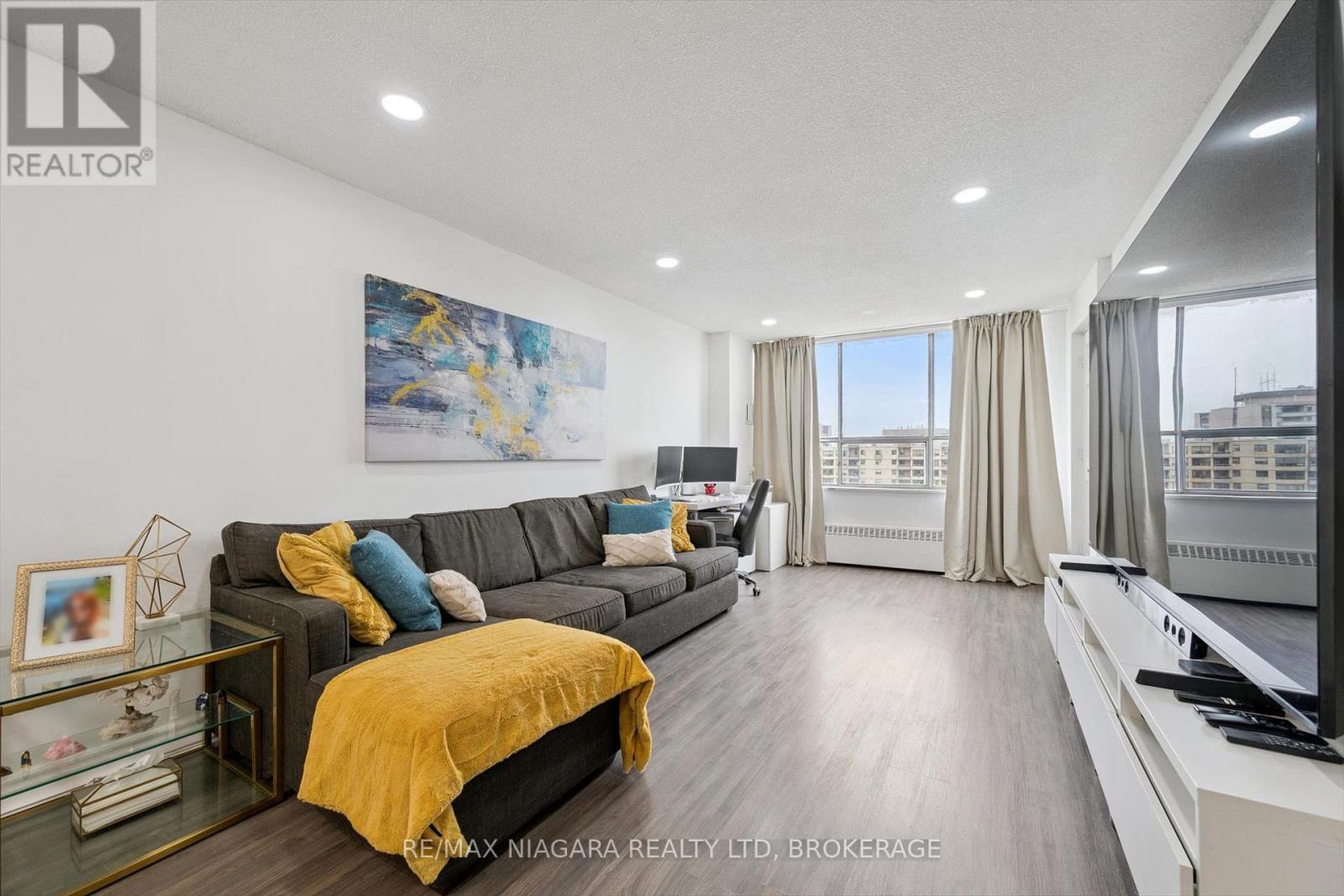 2306 - 340 Dixon Road, Toronto, Ontario  M9R 1T1 - Photo 7 - W12905544