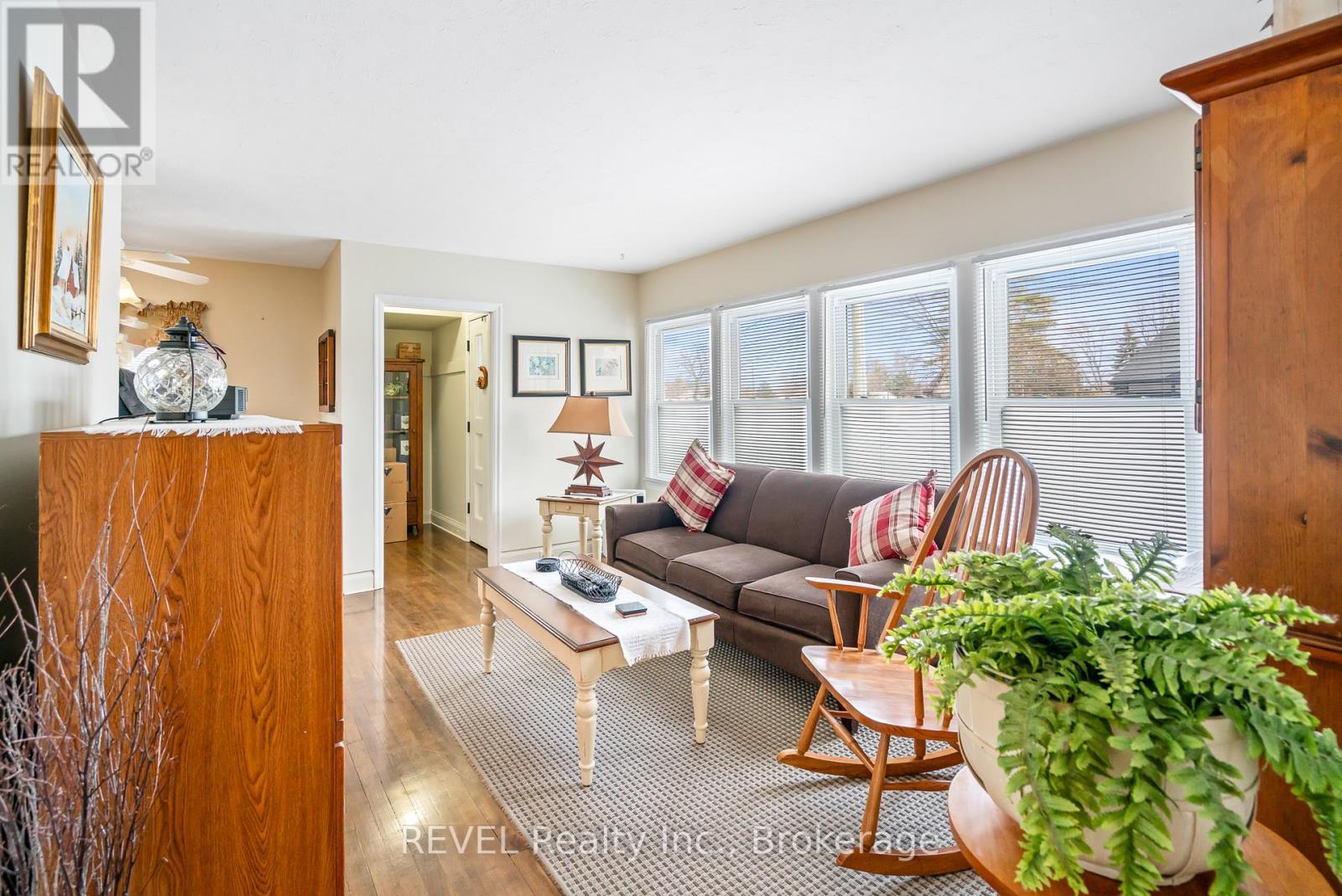 18 Valley Road, St. Catharines, Ontario  L2S 1Y6 - Photo 14 - X12906004