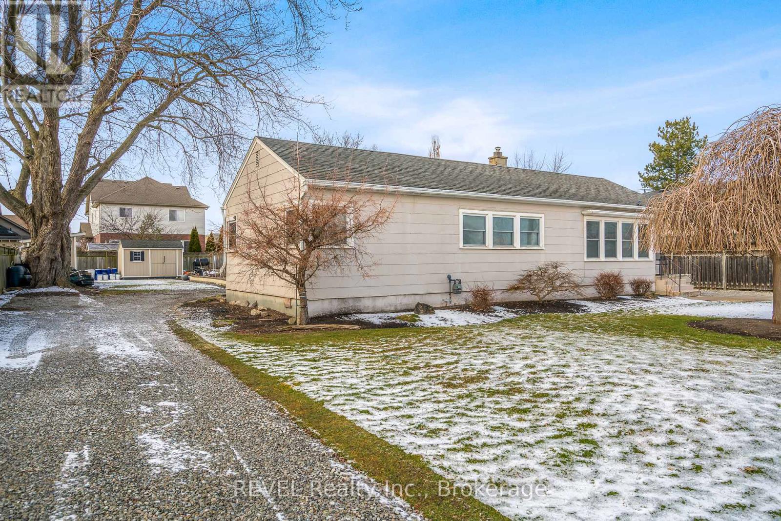 18 Valley Road, St. Catharines, Ontario  L2S 1Y6 - Photo 15 - X12906004