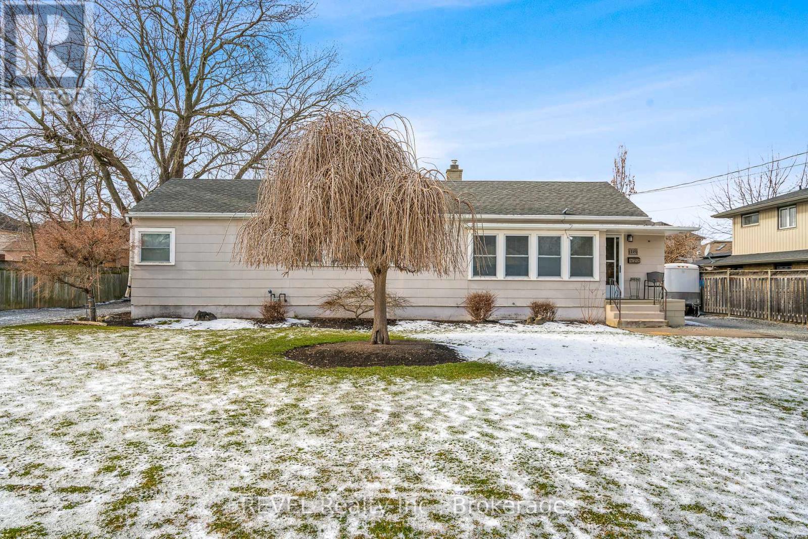 18 A,B,C,D VALLEY ROAD, St. Catharines, Ontario