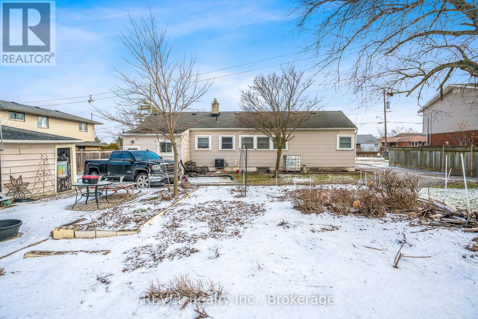 18 A,b,c,d Valley Road, St. Catharines, Ontario  L2S 1Y6 - Photo 5 - X12906030