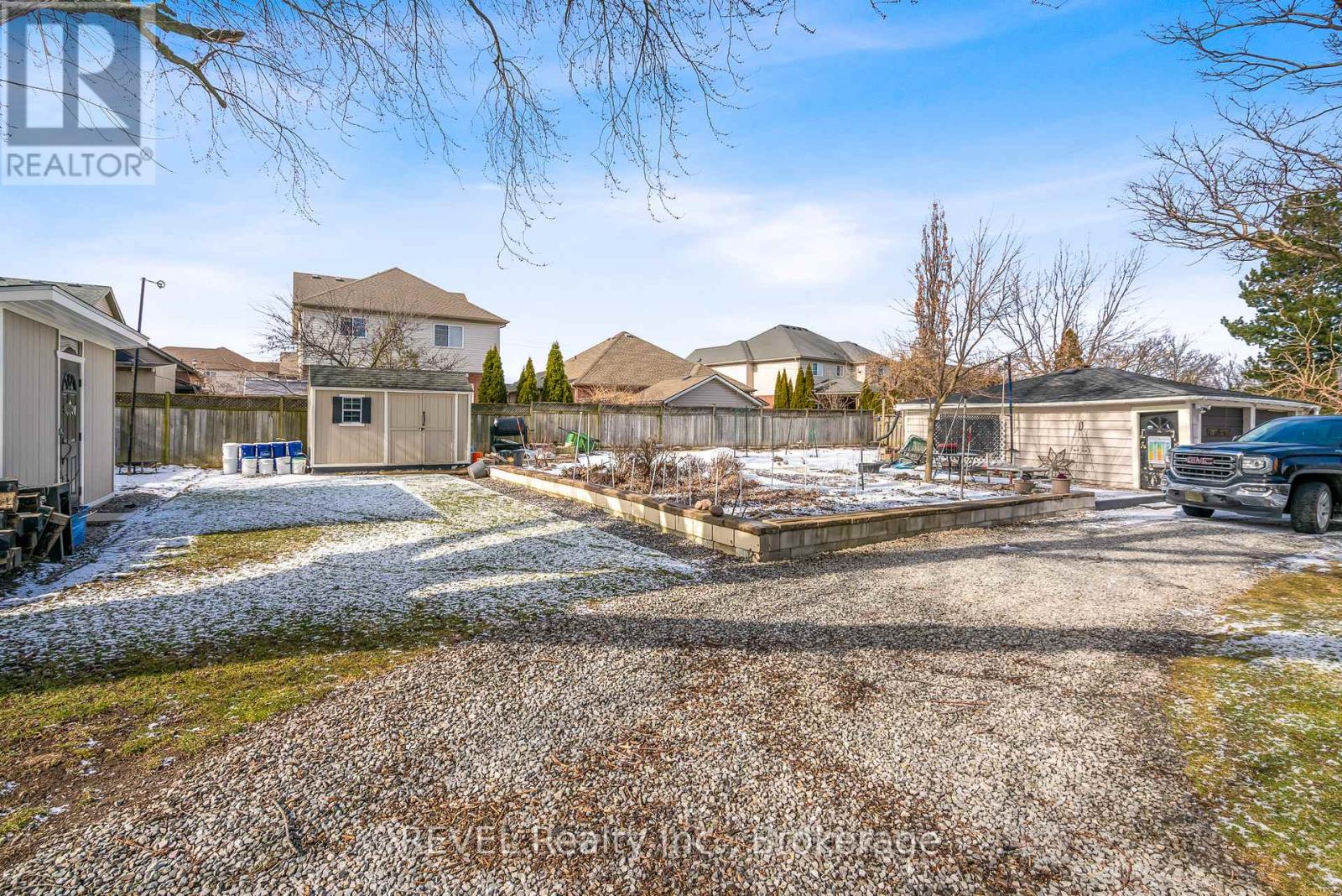 18 A,b,c,d Valley Road, St. Catharines, Ontario  L2S 1Y6 - Photo 6 - X12906030