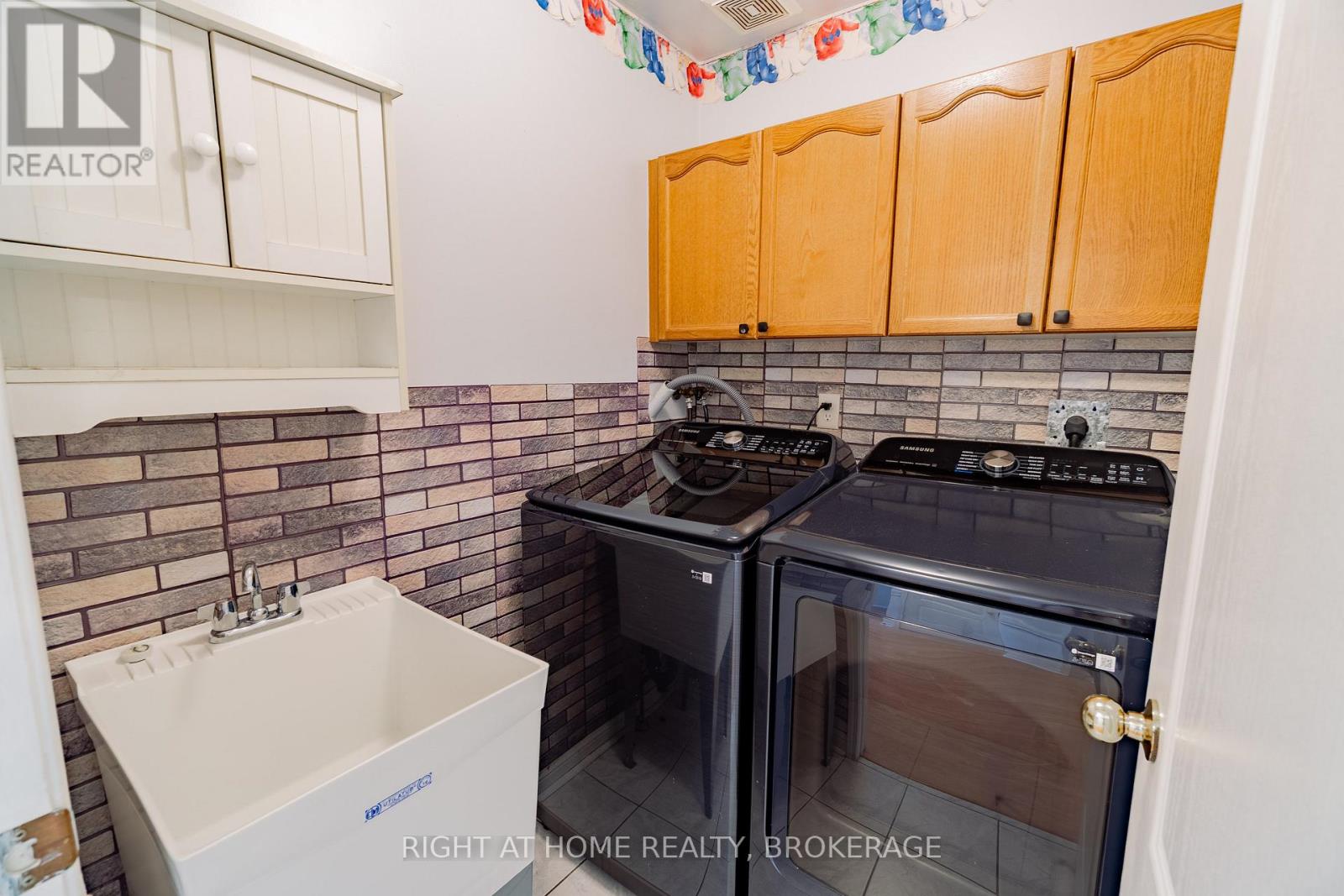 33 Atwood Avenue, Halton Hills, Ontario  L7G 5Z9 - Photo 21 - W12907464