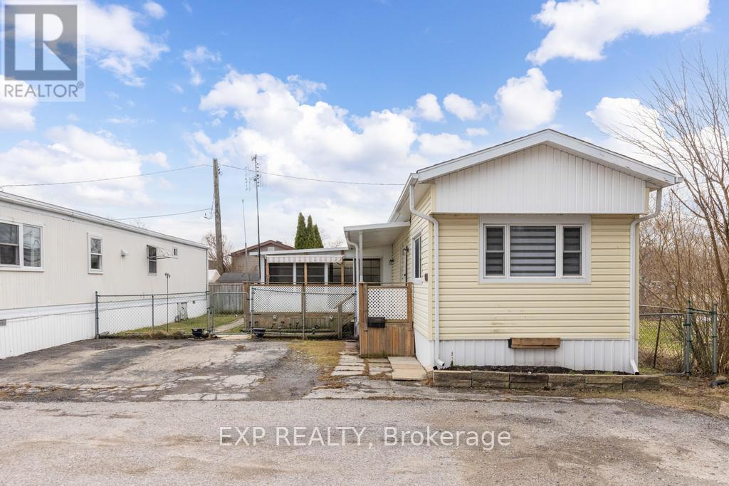 206 - 241 St. Paul Street W, St. Catharines, Ontario  L2S 2E5 - Photo 2 - X12908256