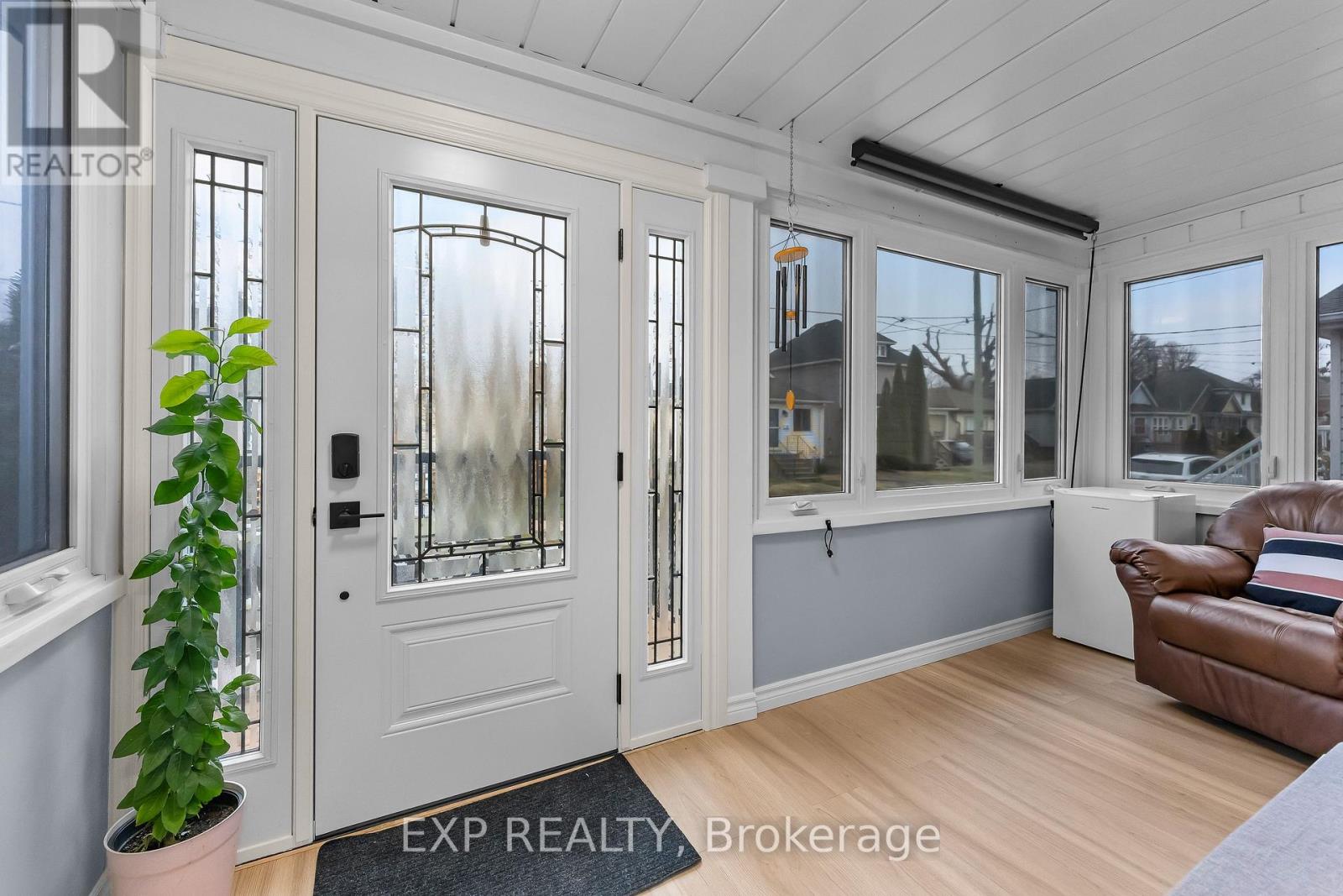 33 Richmond Avenue, St. Catharines, Ontario  L2R 3W6 - Photo 4 - X12910974