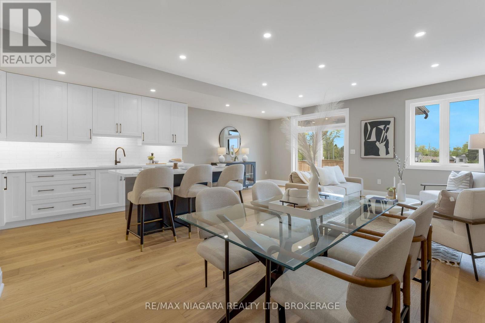 6208 Curlin Crescent, Niagara Falls, Ontario  L2H 0B8 - Photo 4 - X12911058