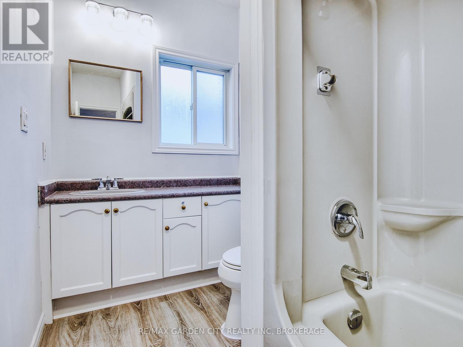 11 Cozocar Crescent, St. Catharines, Ontario  L2S 3Y5 - Photo 16 - X12911098