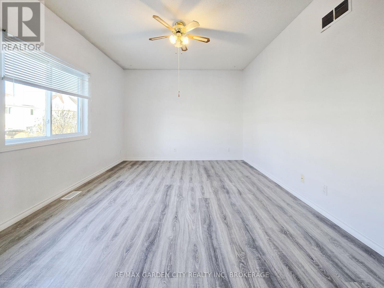 11 Cozocar Crescent, St. Catharines, Ontario  L2S 3Y5 - Photo 19 - X12911098