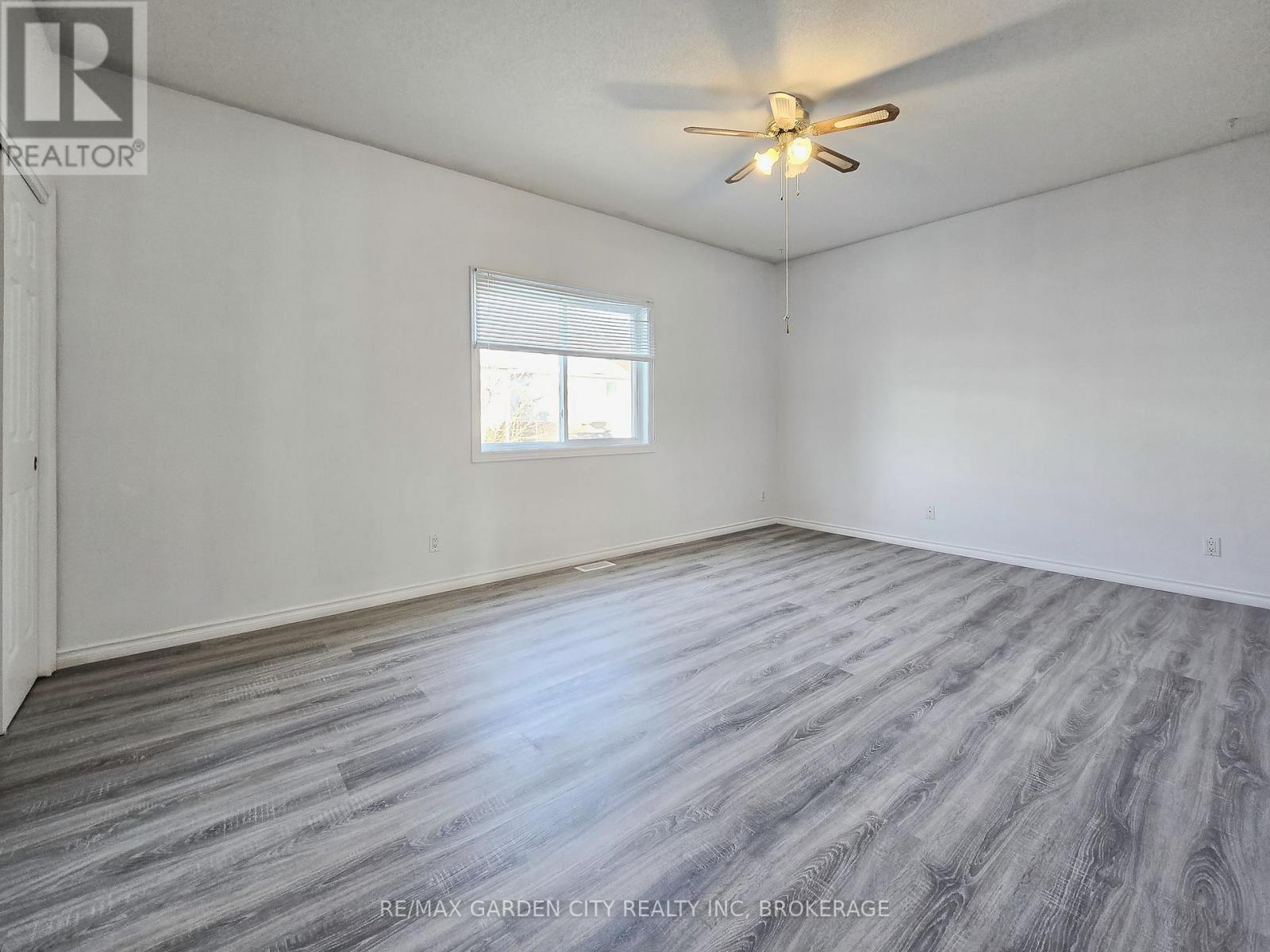 11 Cozocar Crescent, St. Catharines, Ontario  L2S 3Y5 - Photo 21 - X12911098