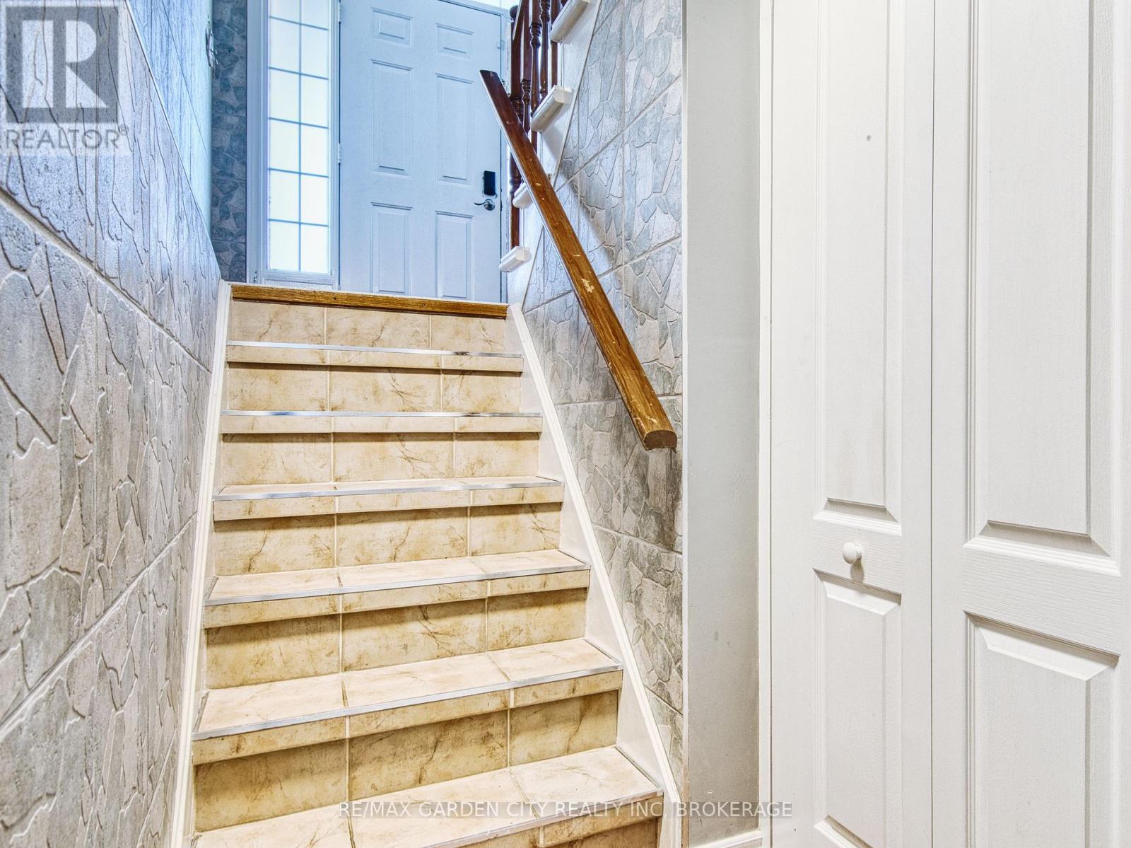 11 Cozocar Crescent, St. Catharines, Ontario  L2S 3Y5 - Photo 27 - X12911098