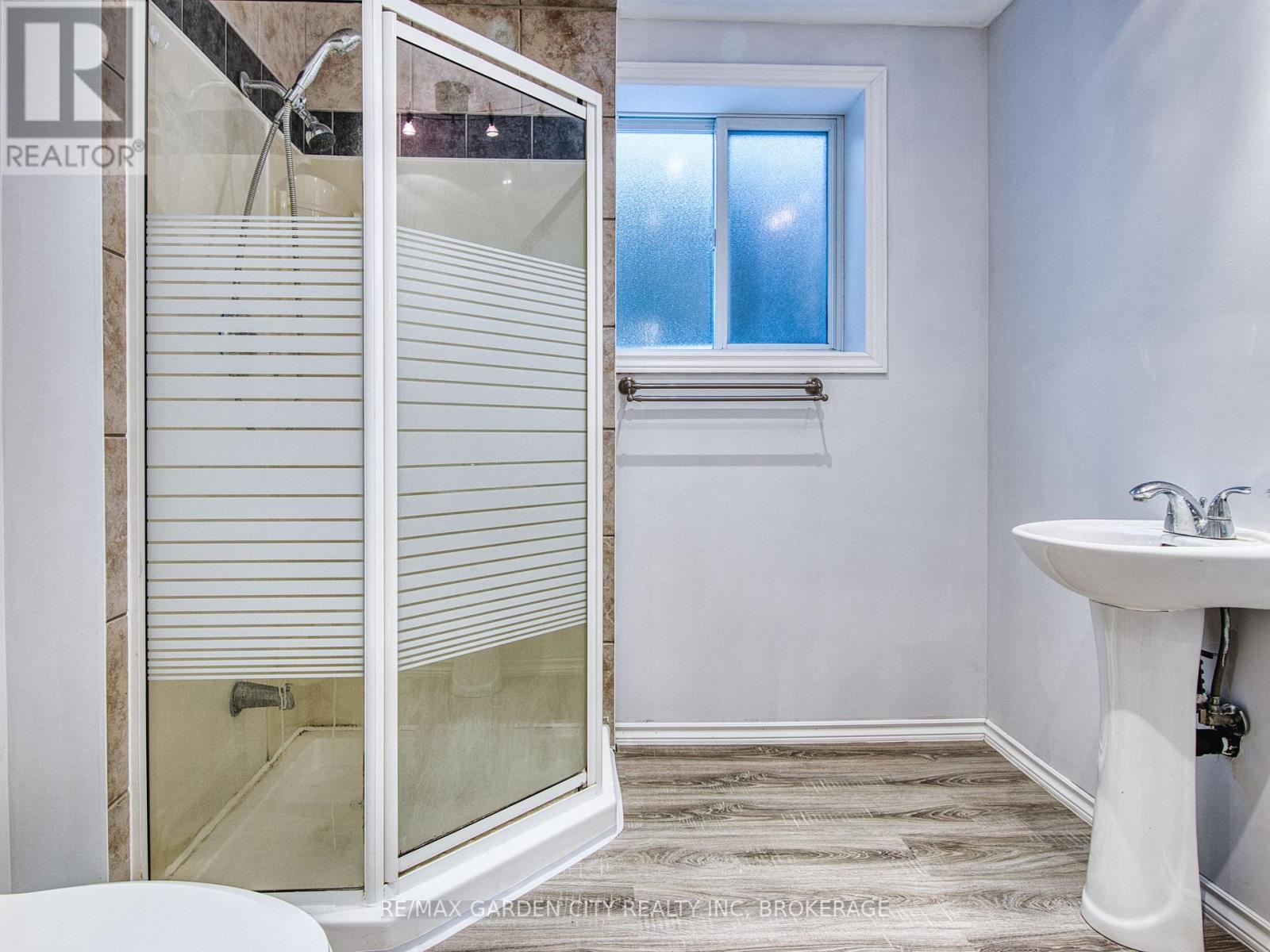 11 Cozocar Crescent, St. Catharines, Ontario  L2S 3Y5 - Photo 35 - X12911098