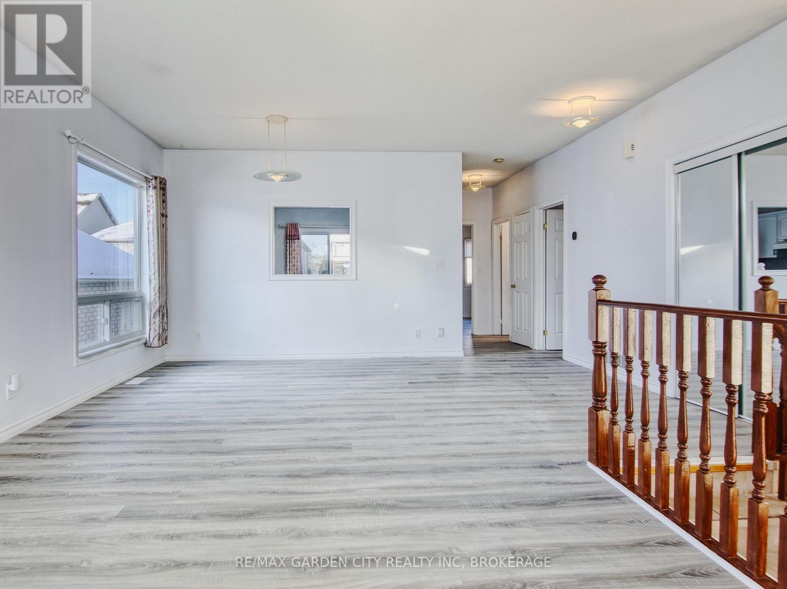 11 Cozocar Crescent, St. Catharines, Ontario  L2S 3Y5 - Photo 9 - X12911098