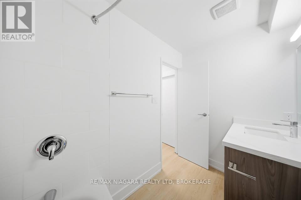 25 Downes Avenue, Prince Edward County, Ontario  K0K 2T0 - Photo 6 - X12911198