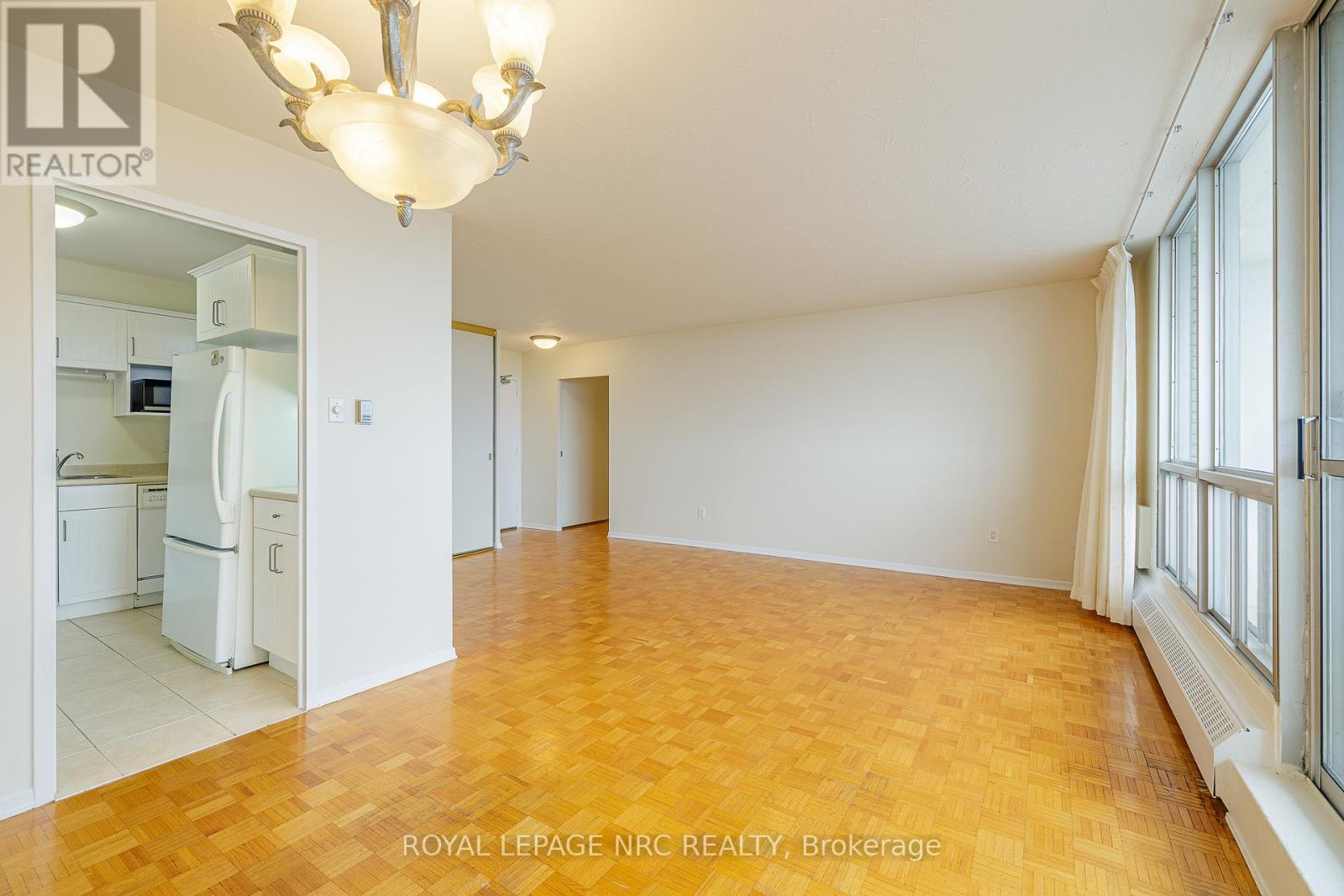 1006 - 15 Towering Heights Boulevard, St. Catharines, Ontario  L2T 3G7 - Photo 10 - X12912116