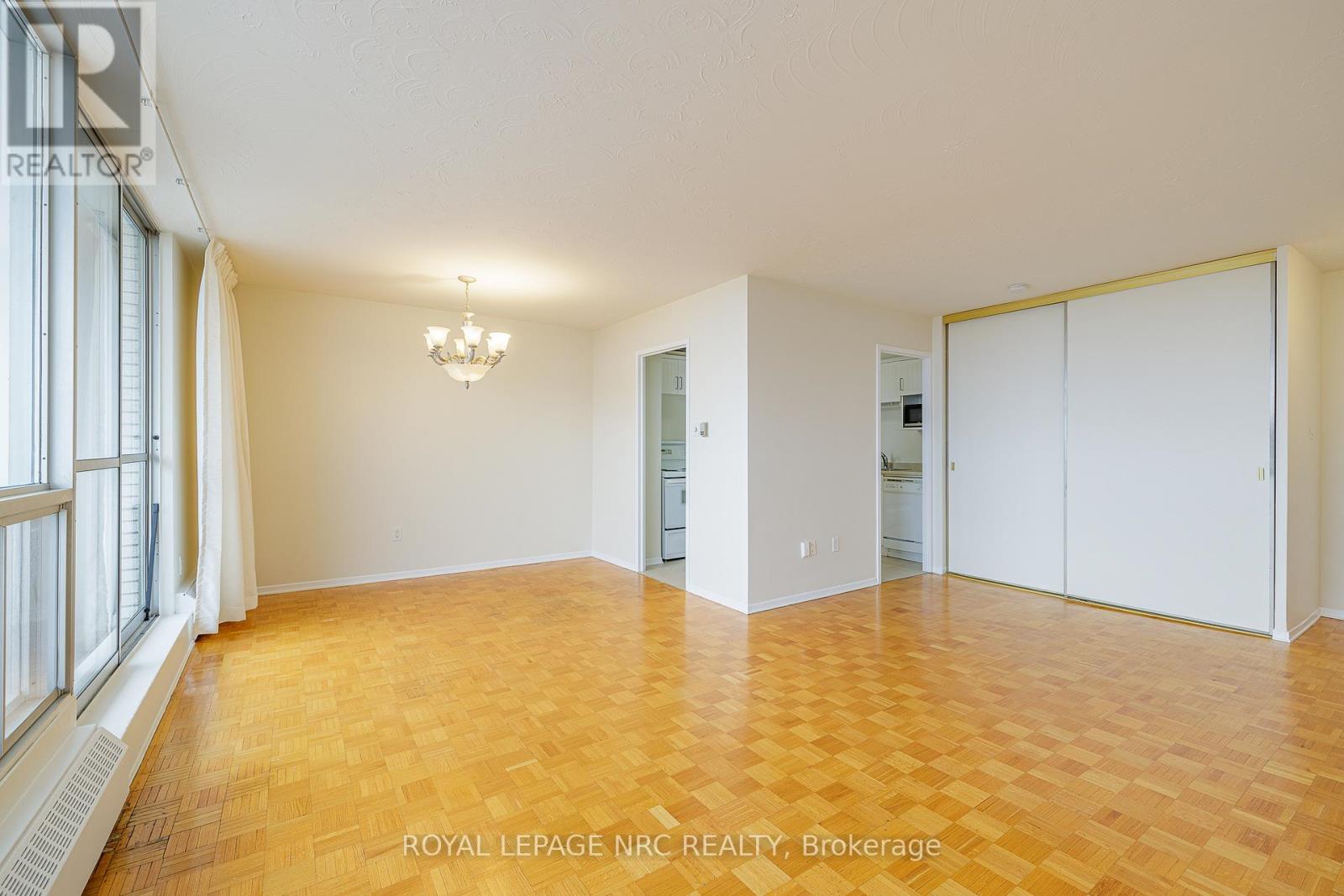 1006 - 15 Towering Heights Boulevard, St. Catharines, Ontario  L2T 3G7 - Photo 11 - X12912116