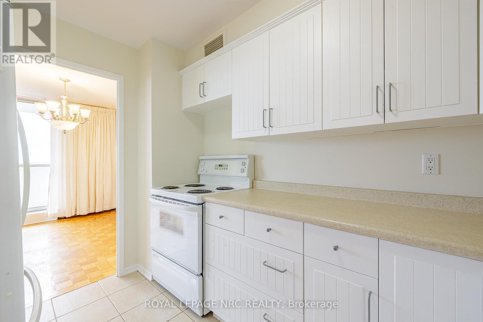 1006 - 15 Towering Heights Boulevard, St. Catharines, Ontario  L2T 3G7 - Photo 13 - X12912116