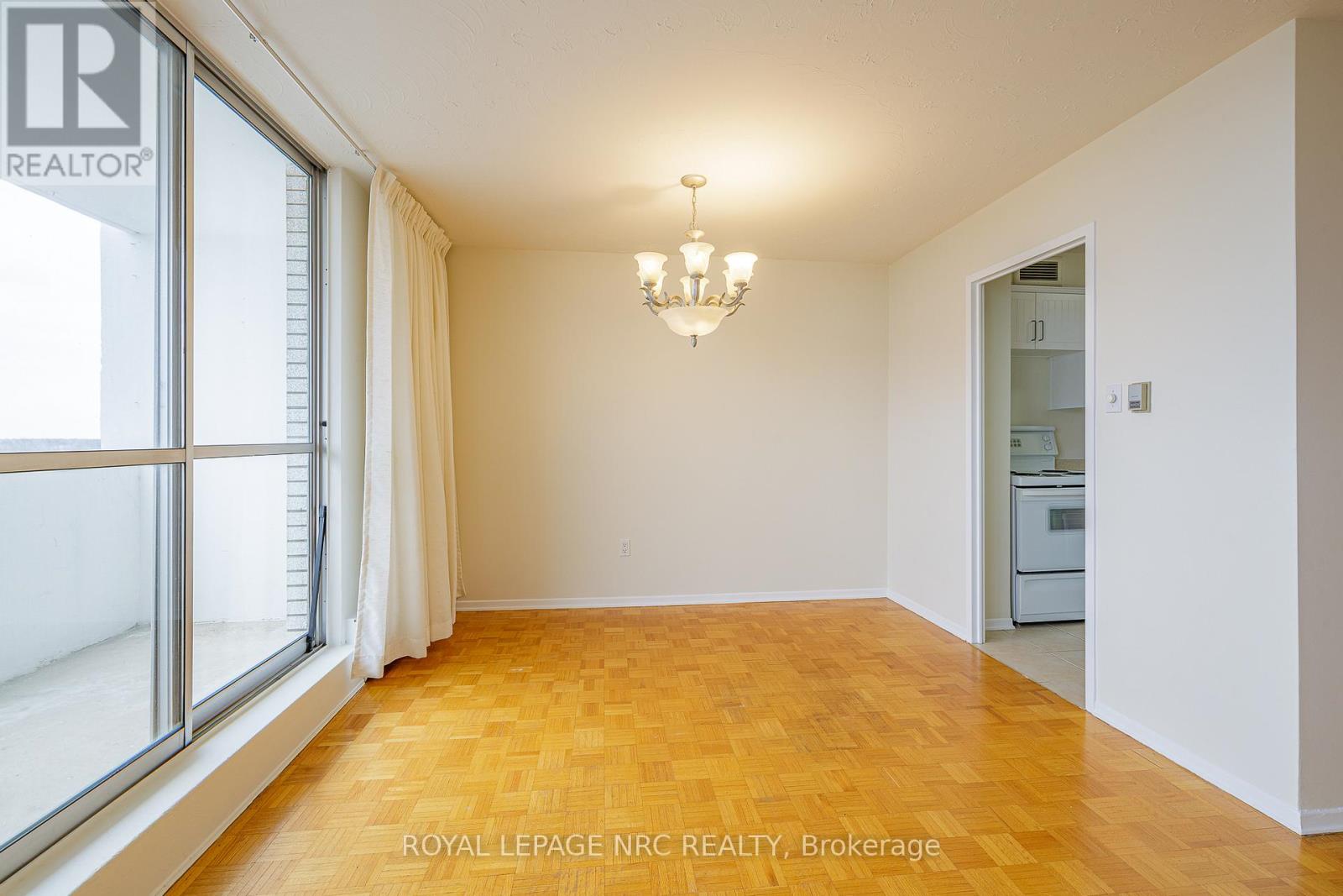 1006 - 15 Towering Heights Boulevard, St. Catharines, Ontario  L2T 3G7 - Photo 8 - X12912116