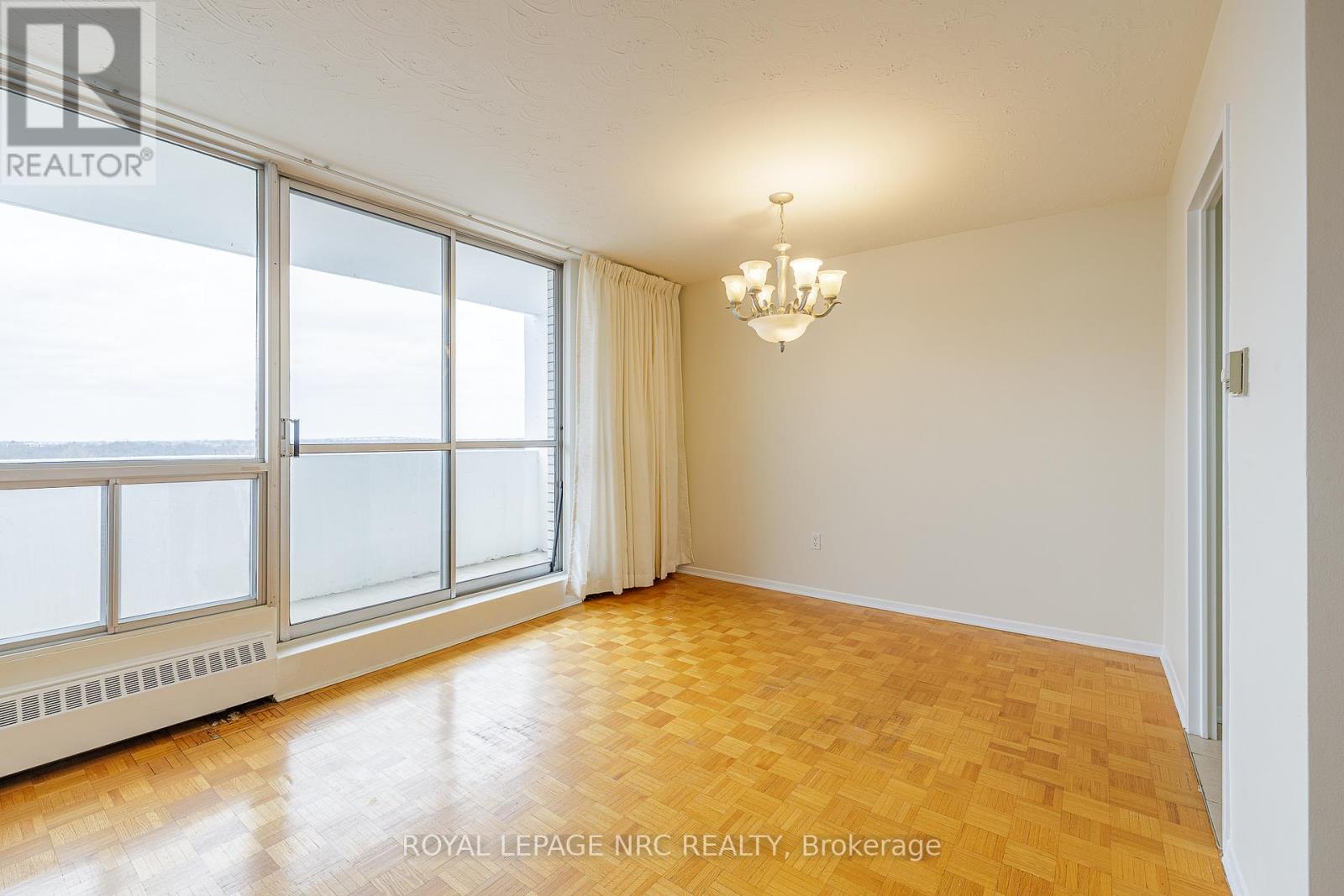 1006 - 15 Towering Heights Boulevard, St. Catharines, Ontario  L2T 3G7 - Photo 9 - X12912116