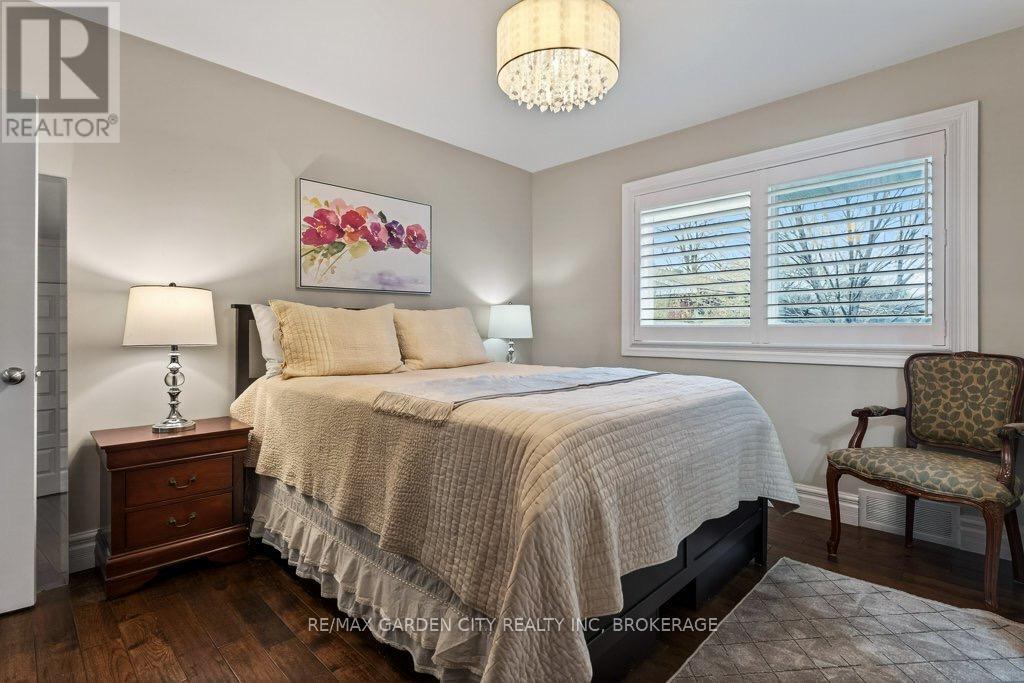 2 Lynnwood Avenue, Grimsby, Ontario  L3M 2X6 - Photo 10 - X12914270