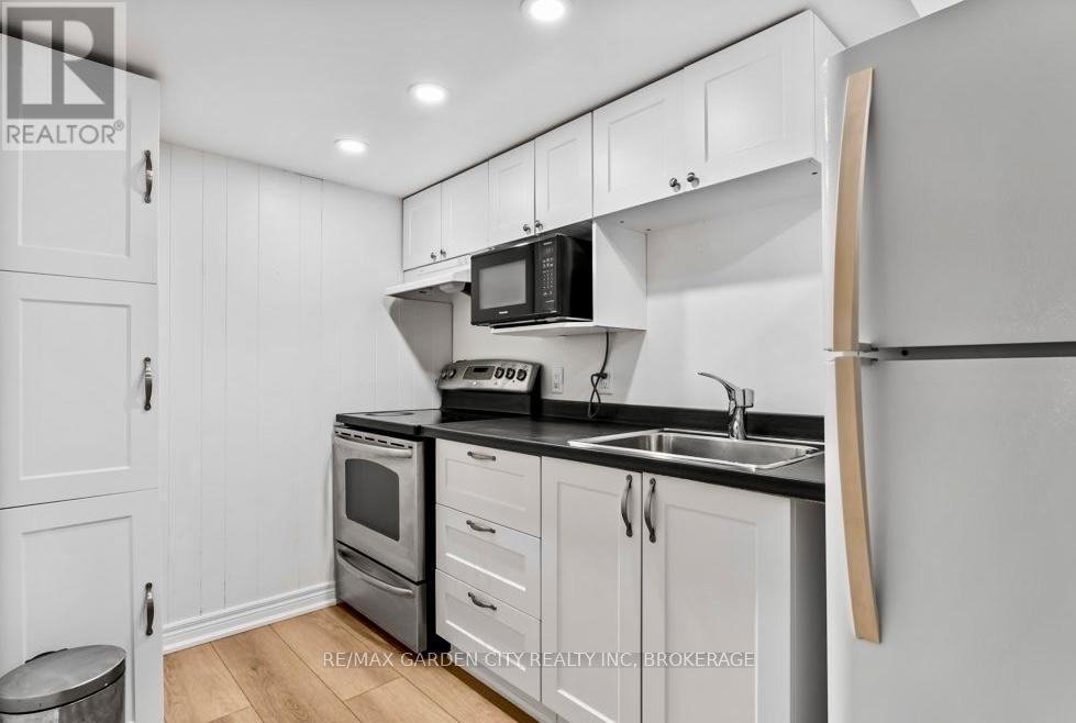 2 Lynnwood Avenue, Grimsby, Ontario  L3M 2X6 - Photo 18 - X12914270