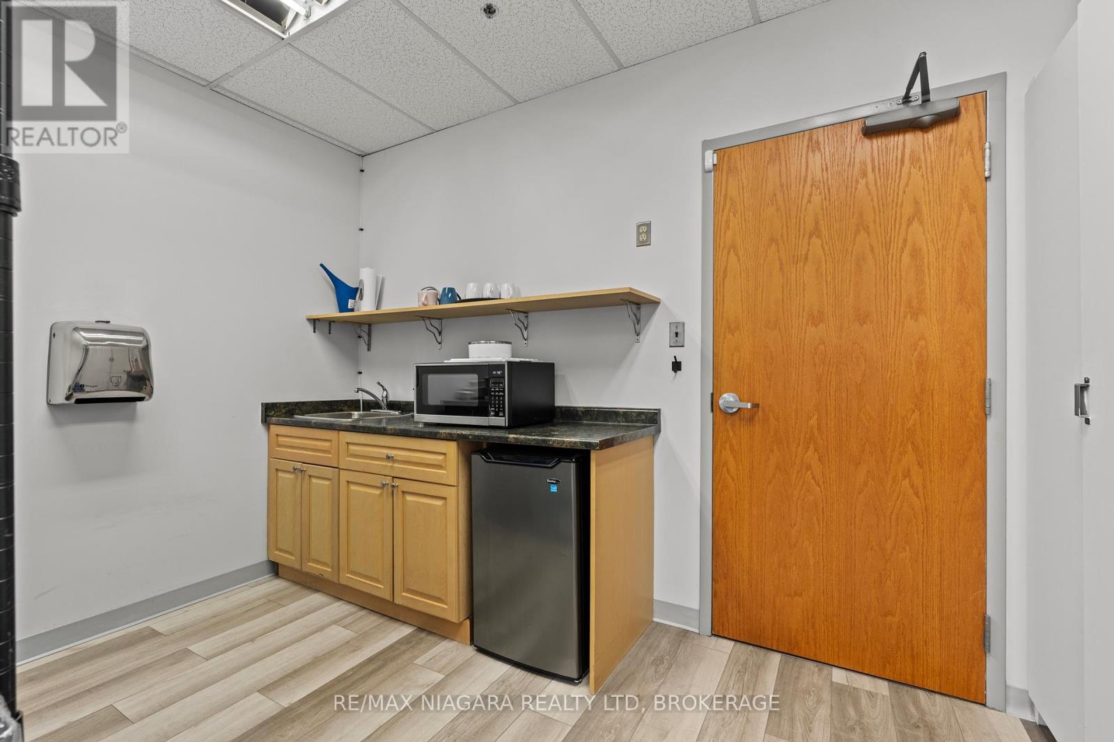 300 - 43 Church Street, St. Catharines, Ontario  L2R 7E1 - Photo 24 - X12915022