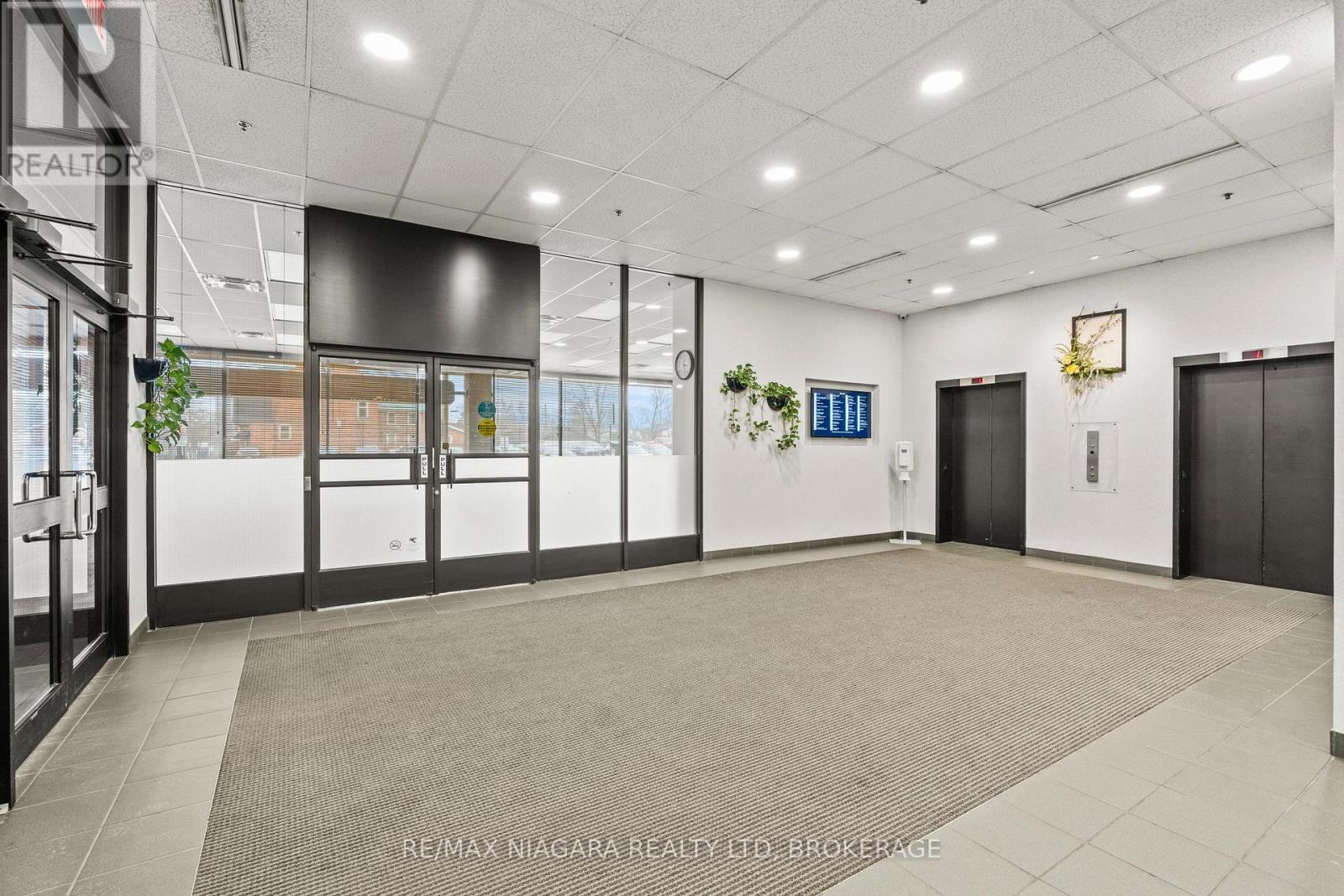 300 - 43 Church Street, St. Catharines, Ontario  L2R 7E1 - Photo 4 - X12915022