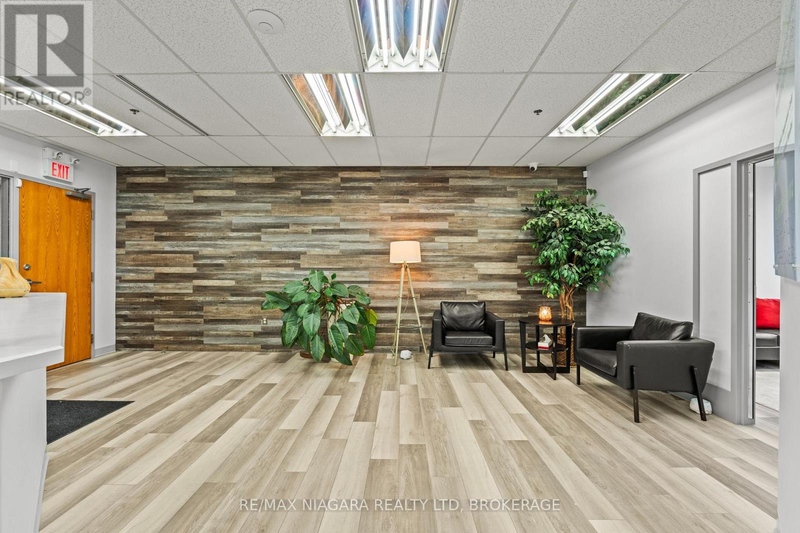 300 - 43 Church Street, St. Catharines, Ontario  L2R 7E1 - Photo 8 - X12915022