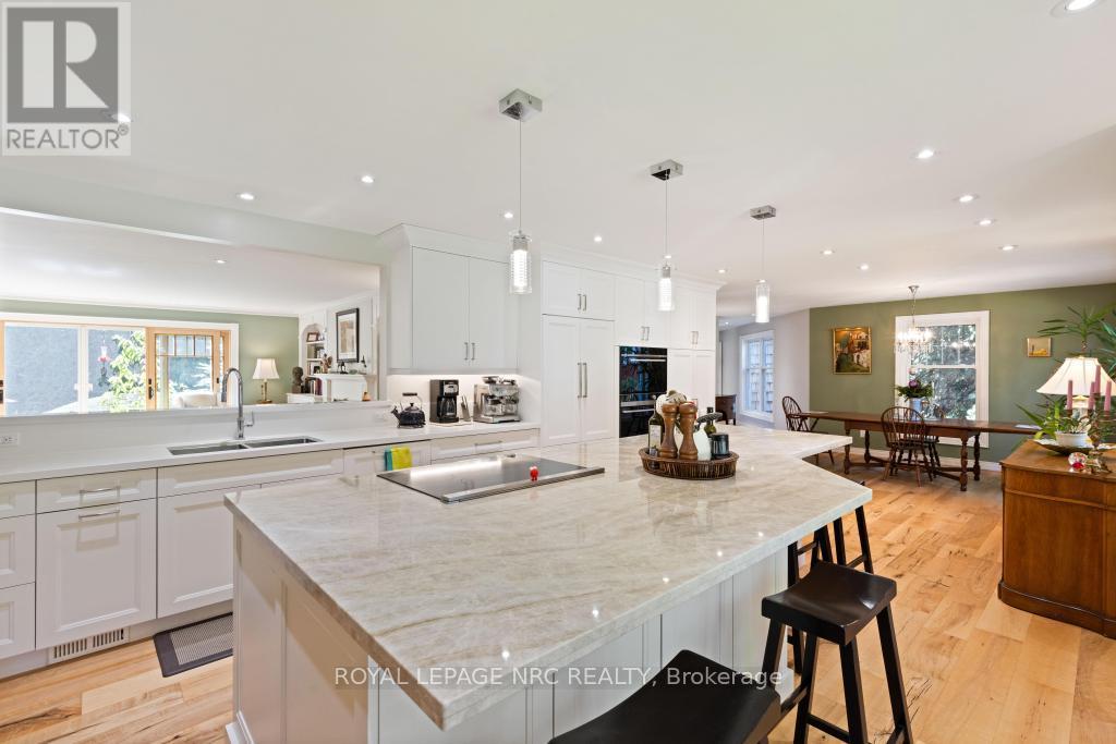 7 Christopher Street, Niagara-On-The-Lake, Ontario  L0S 1J0 - Photo 2 - X12915098