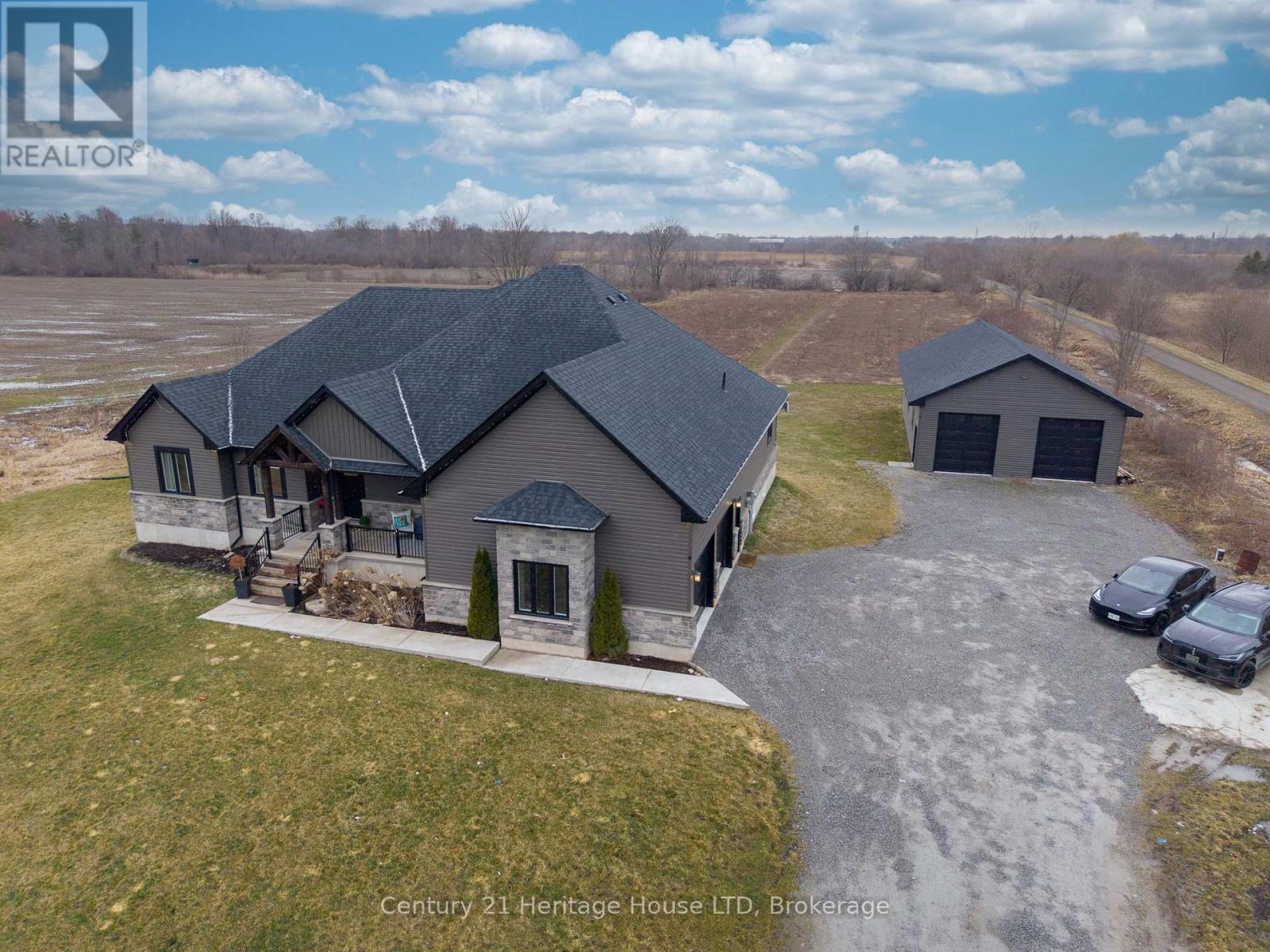 856 Lorraine Road, Port Colborne, Ontario  L3K 5V5 - Photo 3 - X12915330