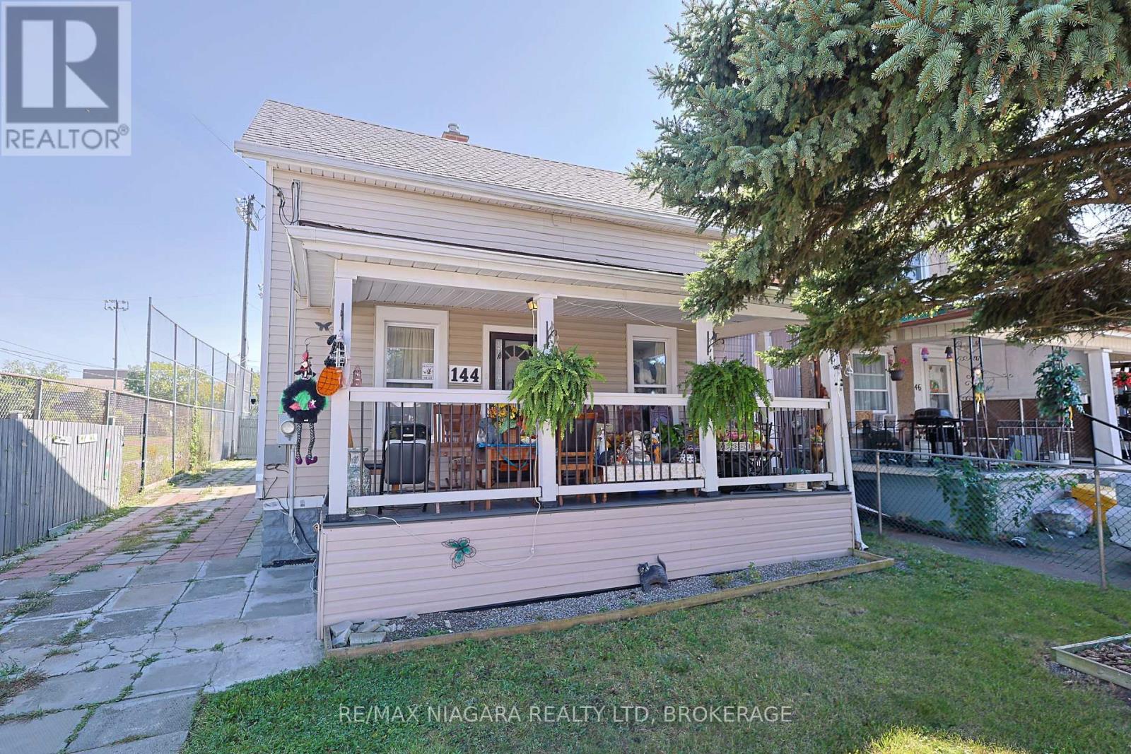 144 BURGAR STREET, Welland, Ontario