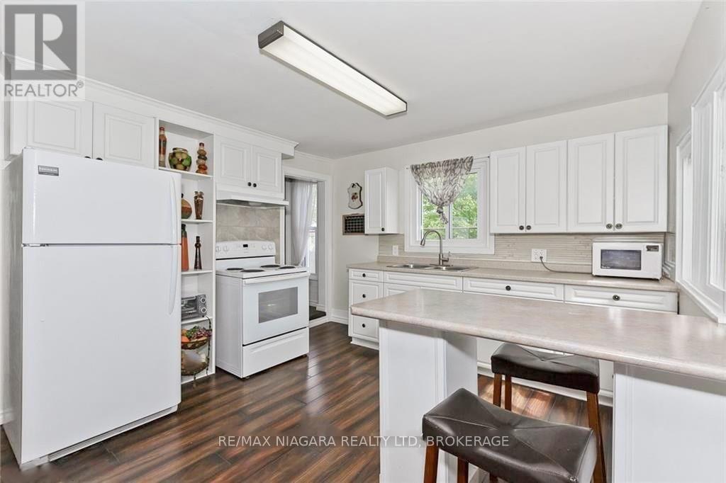 144 Burgar Street, Welland, Ontario  L3B 2S8 - Photo 6 - X12917442