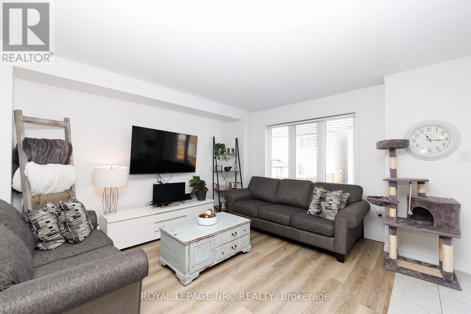 7794 White Pine Crescent, Niagara Falls, Ontario  L2H 3R4 - Photo 13 - X12918054