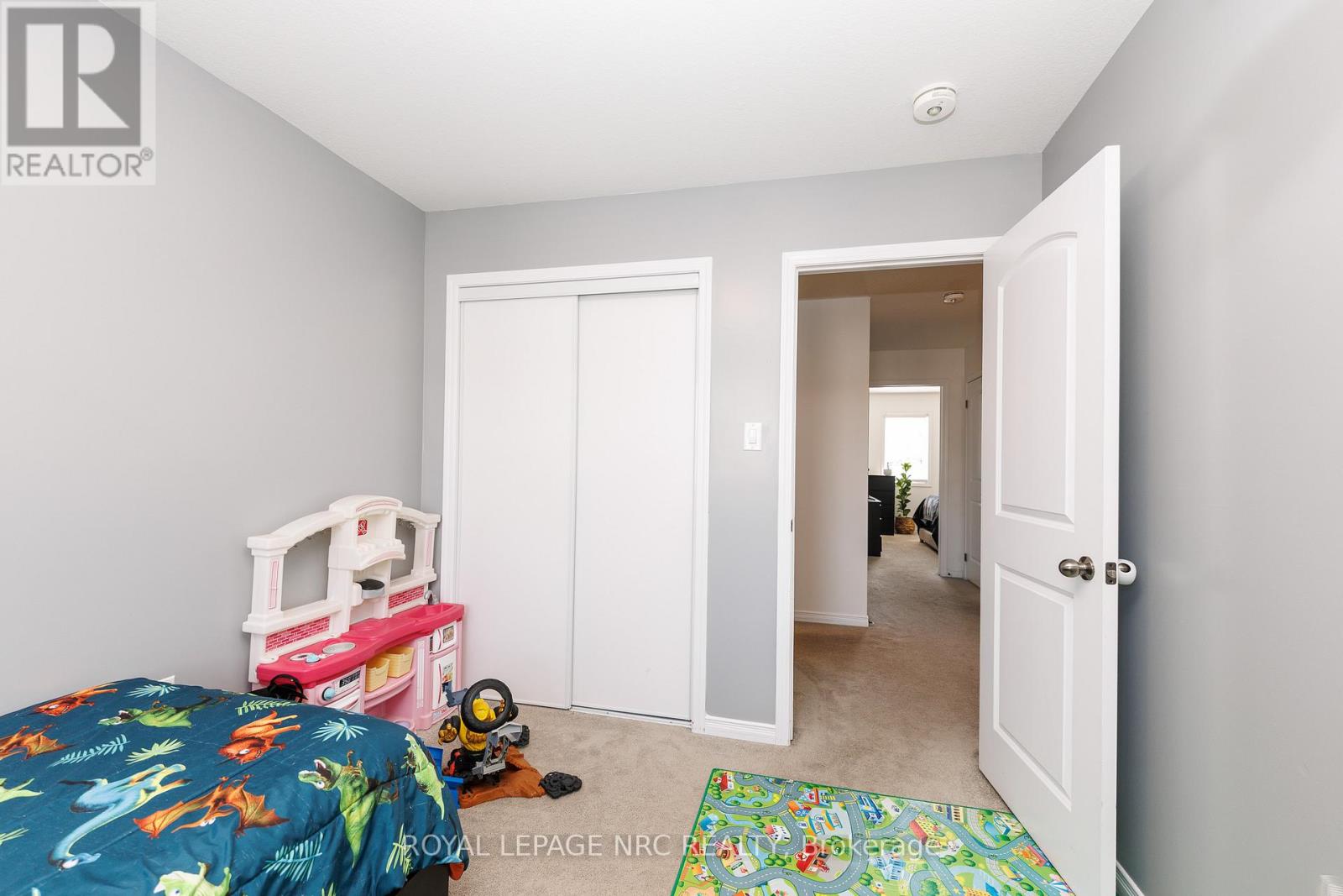 7794 White Pine Crescent, Niagara Falls, Ontario  L2H 3R4 - Photo 21 - X12918054