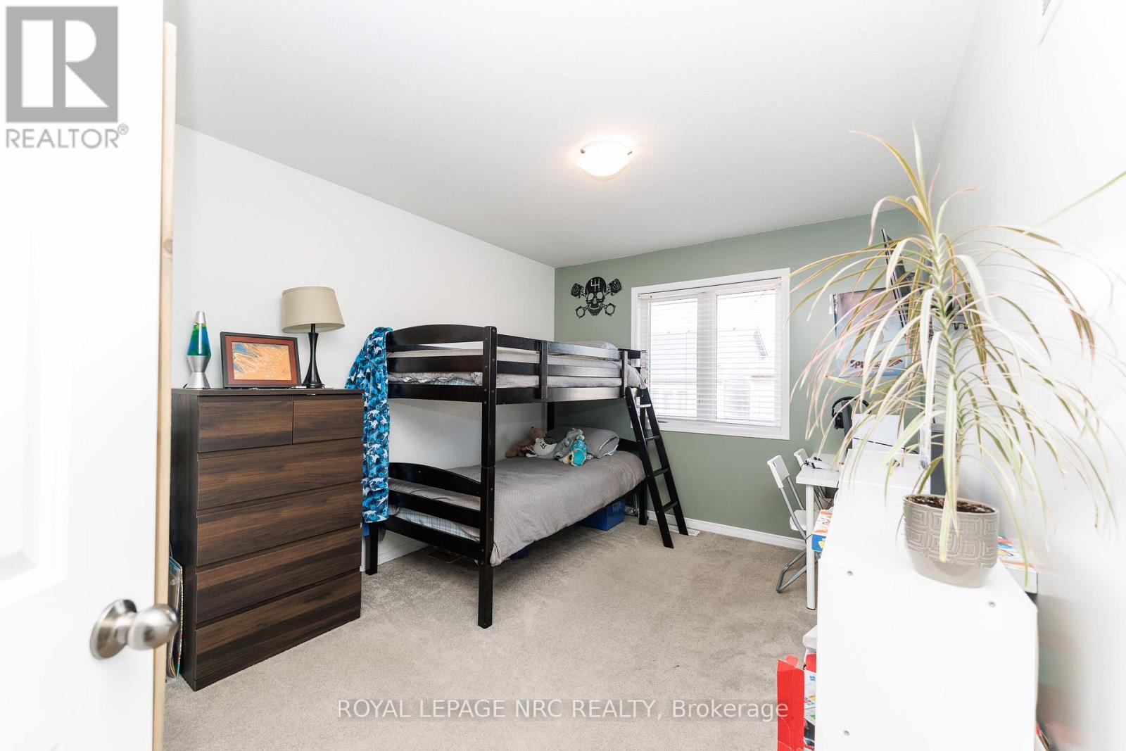 7794 White Pine Crescent, Niagara Falls, Ontario  L2H 3R4 - Photo 22 - X12918054