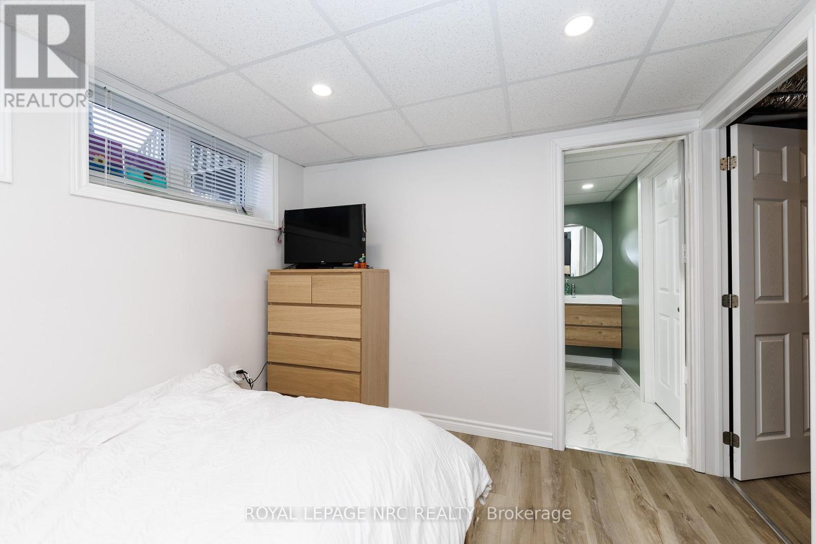 7794 White Pine Crescent, Niagara Falls, Ontario  L2H 3R4 - Photo 28 - X12918054