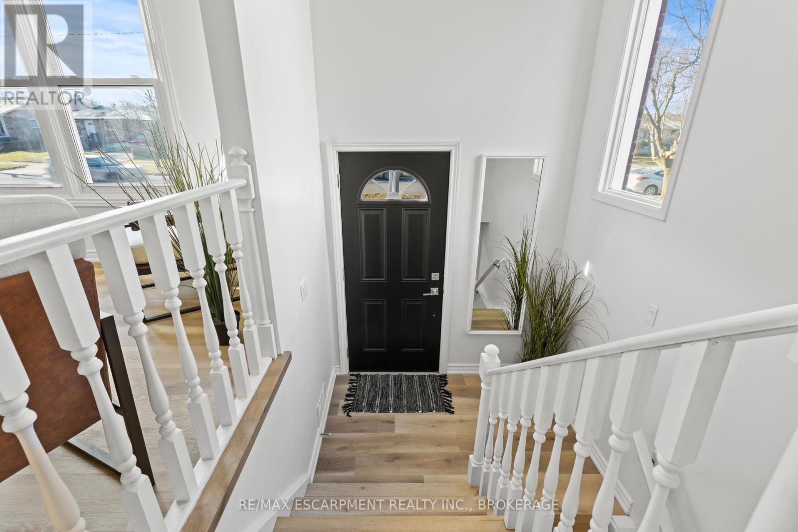 121 Rockwood Avenue, St. Catharines, Ontario  L2P 3S1 - Photo 6 - X12918158