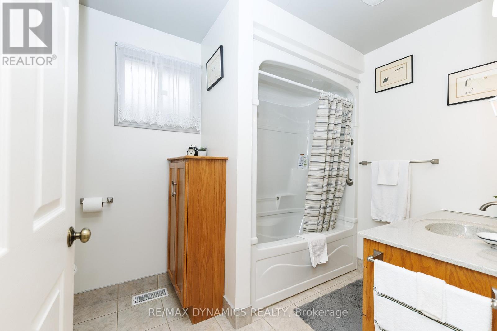 15 Rollins Drive, Welland, Ontario  L3C 6Z7 - Photo 21 - X12918494