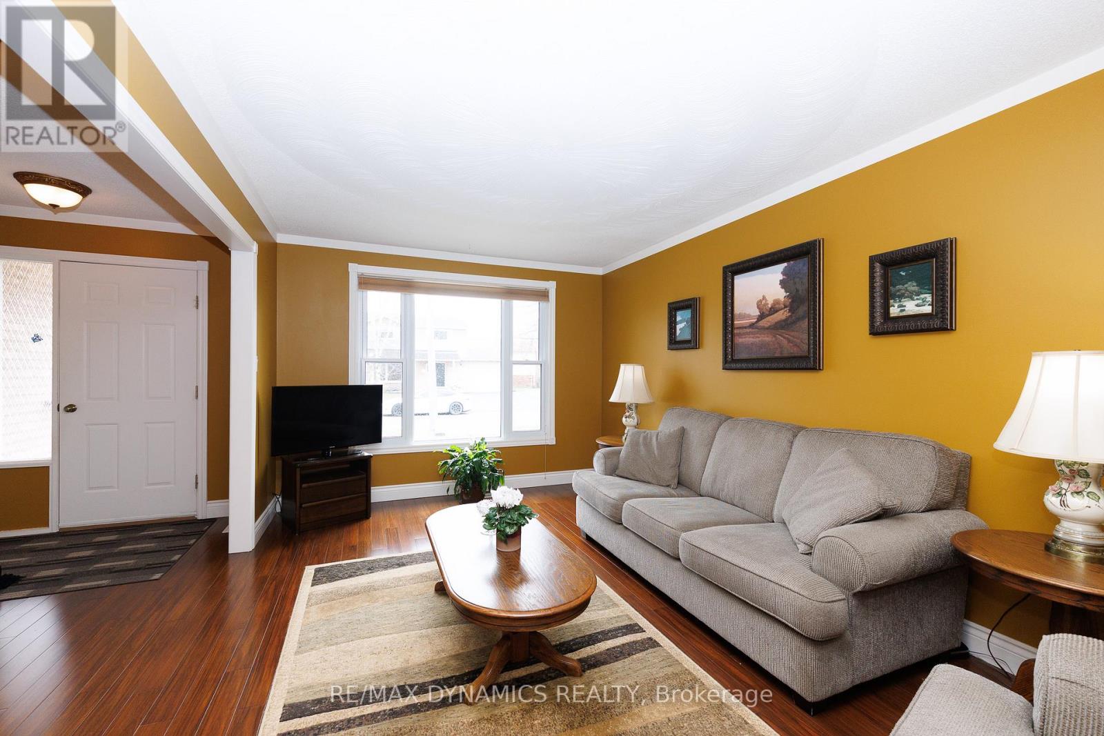 15 Rollins Drive, Welland, Ontario  L3C 6Z7 - Photo 4 - X12918494