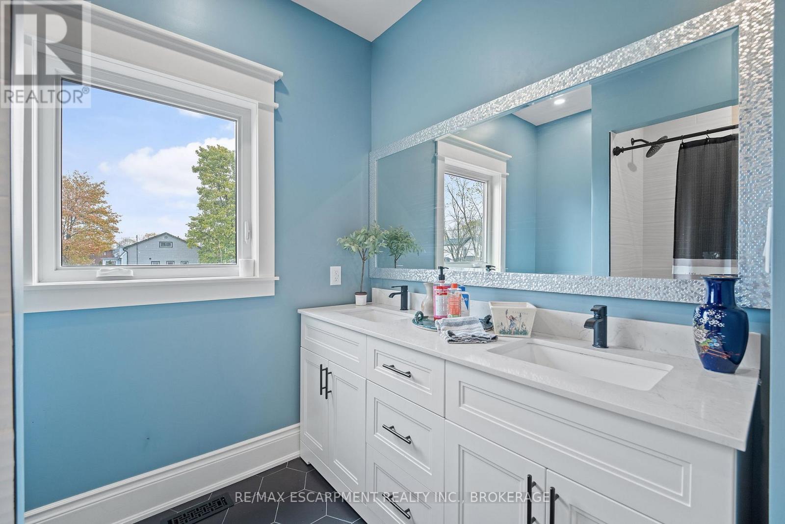 3809 Netherby Road, Fort Erie, Ontario  L0S 1S0 - Photo 5 - X12918540