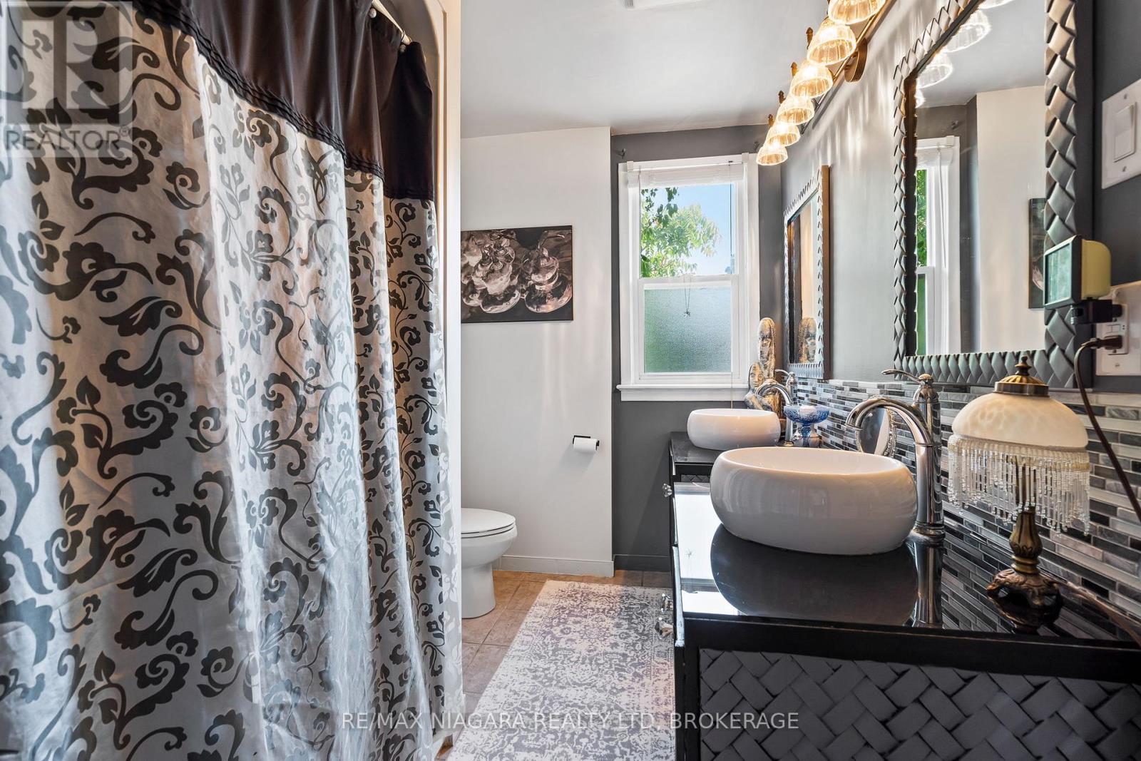 2 Carleton Street N, Thorold, Ontario  L2V 2A3 - Photo 17 - X12921850