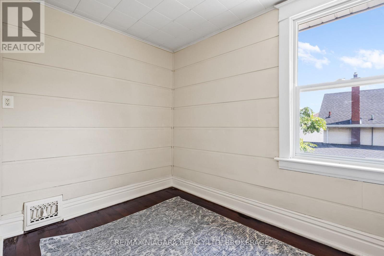 2 Carleton Street N, Thorold, Ontario  L2V 2A3 - Photo 22 - X12921850