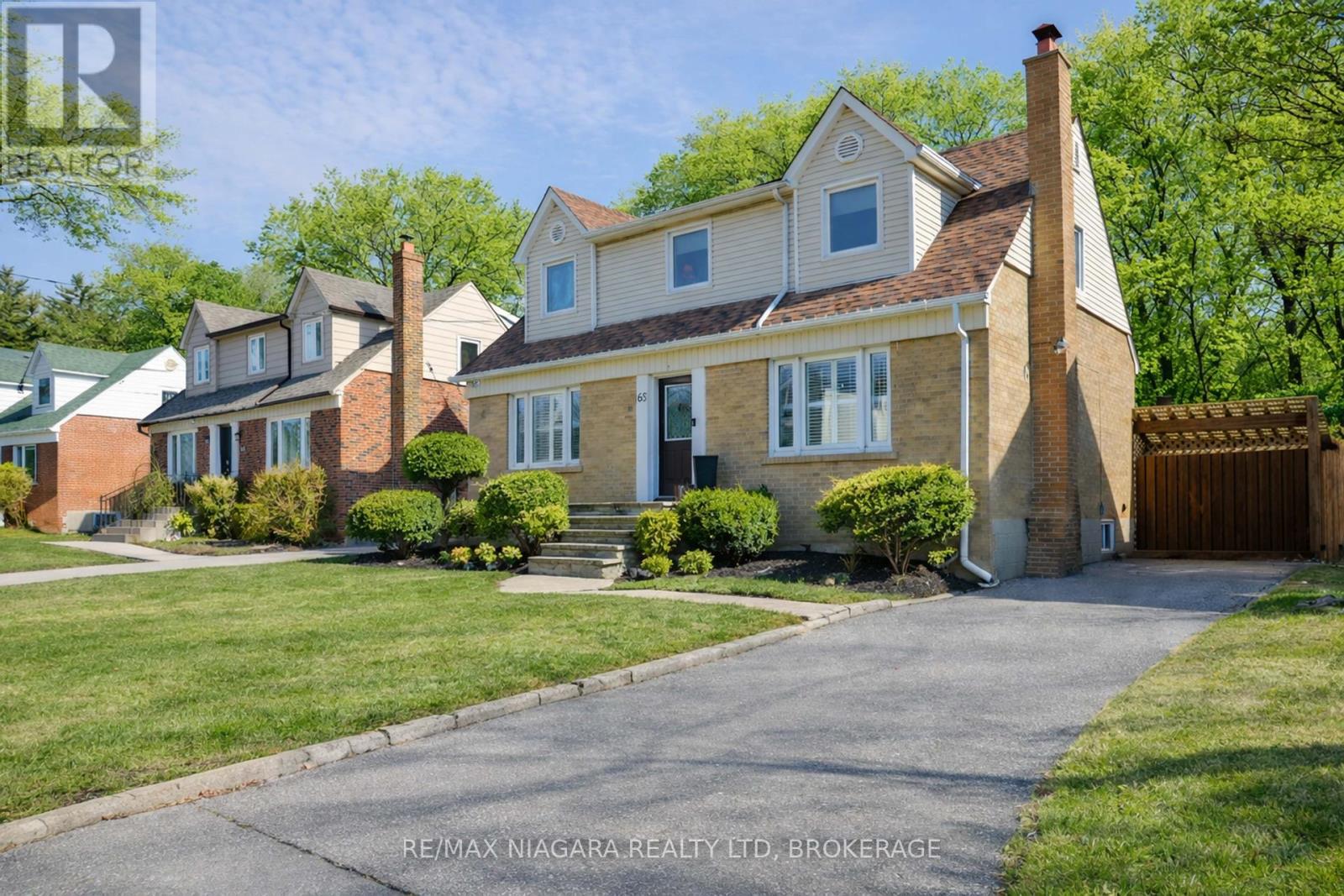 65 CRAIGMORE CRESCENT, Toronto, Ontario